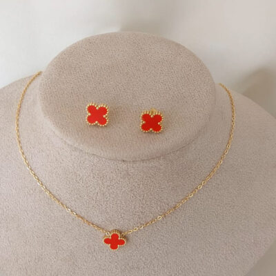 Conjunto Colar + Brinco Trevo Vermelho - Aço Dourado