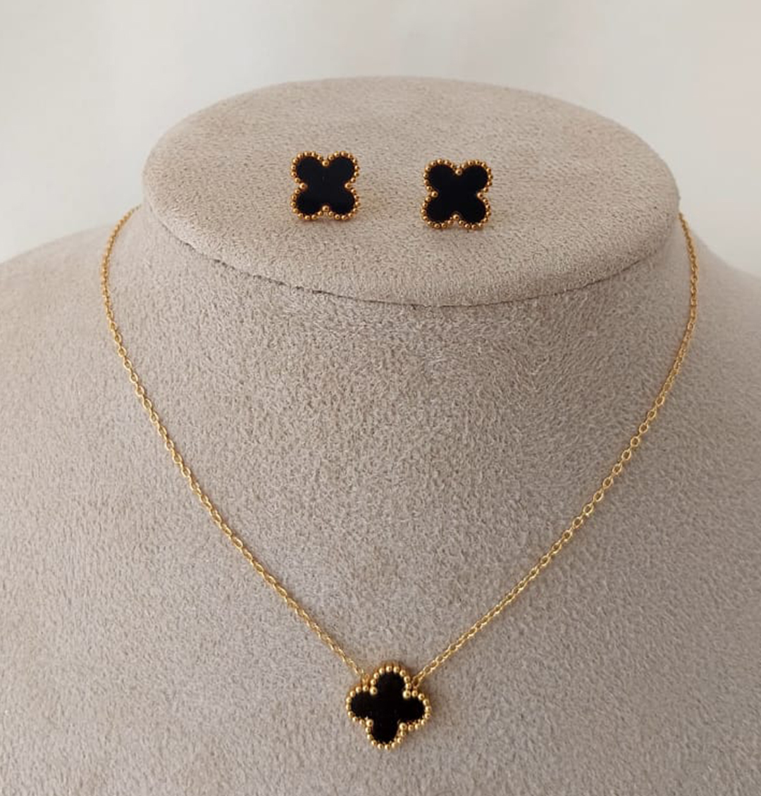 Conjunto Colar + Brinco Trevo Preto - Aço Dourado