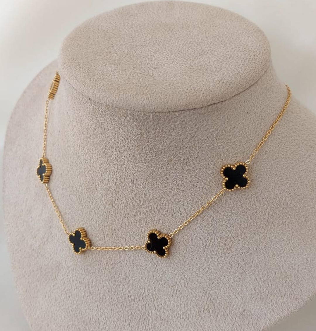 Colar Trevo Preto 5 - Aço Dourado