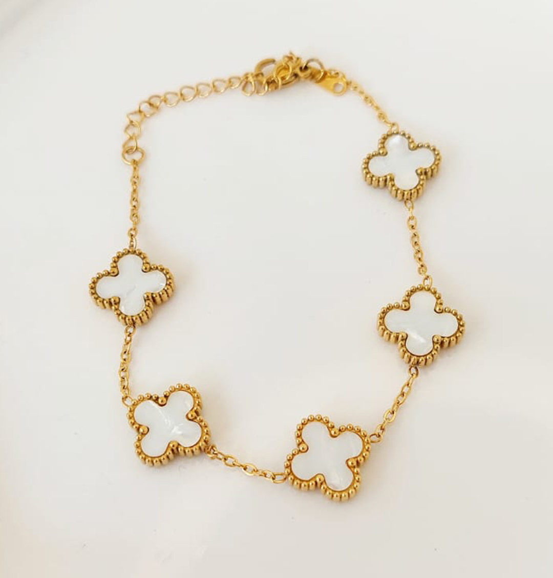 Pulseira Trevo Madrepérola 5 - Aço Dourado