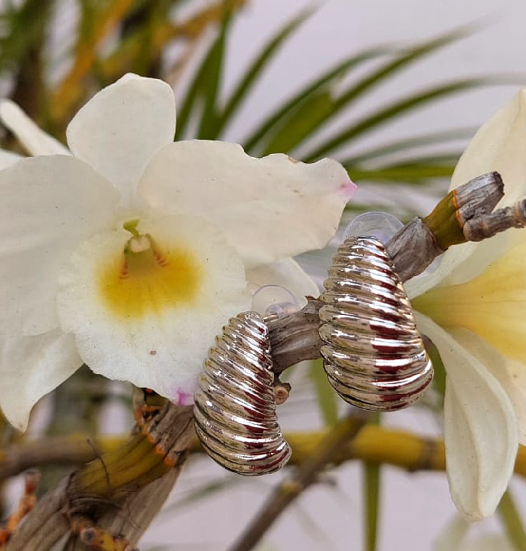 Brinco Gota Trabalhada Aço Inoxidável