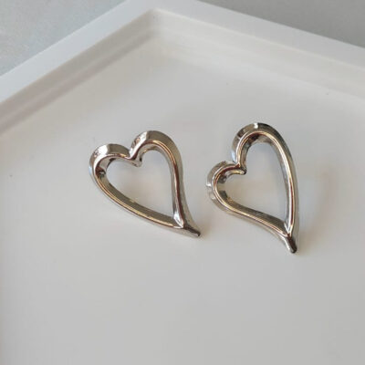 Brinco Argola Fixa Coração Vazado Aço Inoxidável