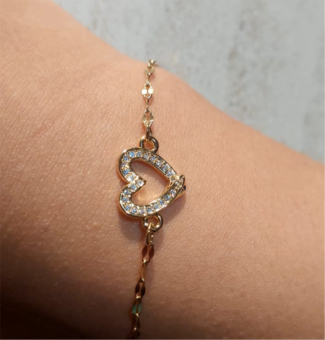 Pulseira Coração Vazado Cravejado com Zircônia - Aço Dourado