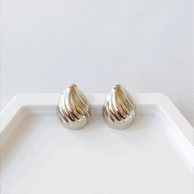 Brinco Gota Trabalhada Ondas - Aço Inoxidável